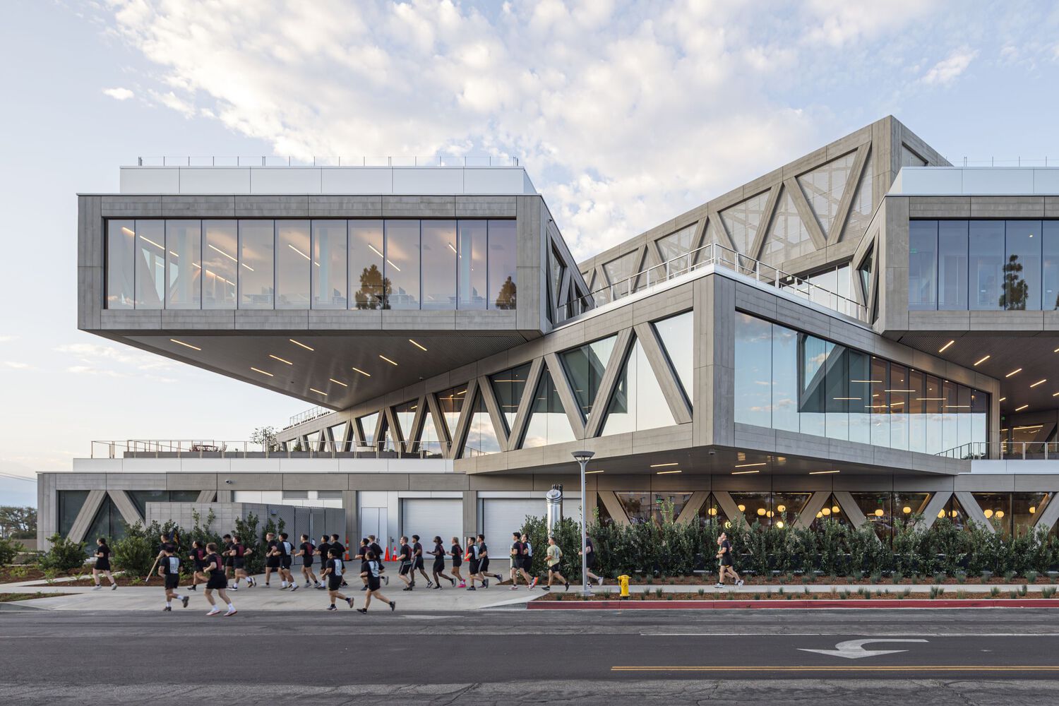 claremont-mckenna-college-robert-day-sciences-center-big_13.jpg