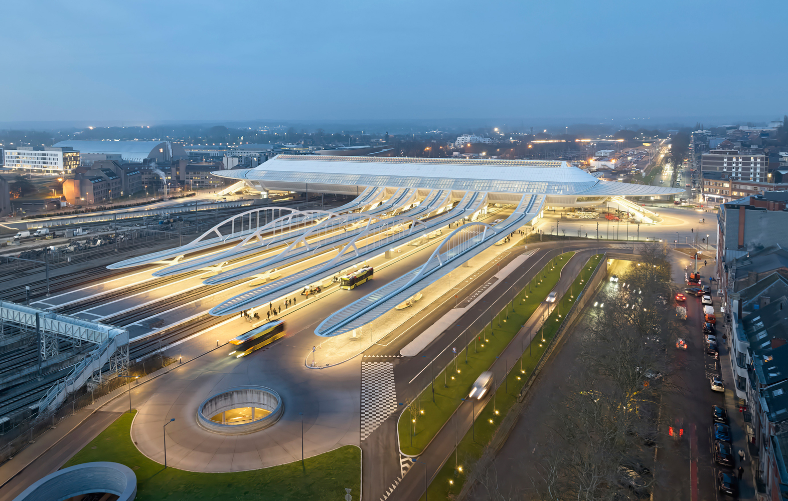 1774404057125992.jpg gare-de-mons-mons-belgium-santiago-calatrava_2.jpg