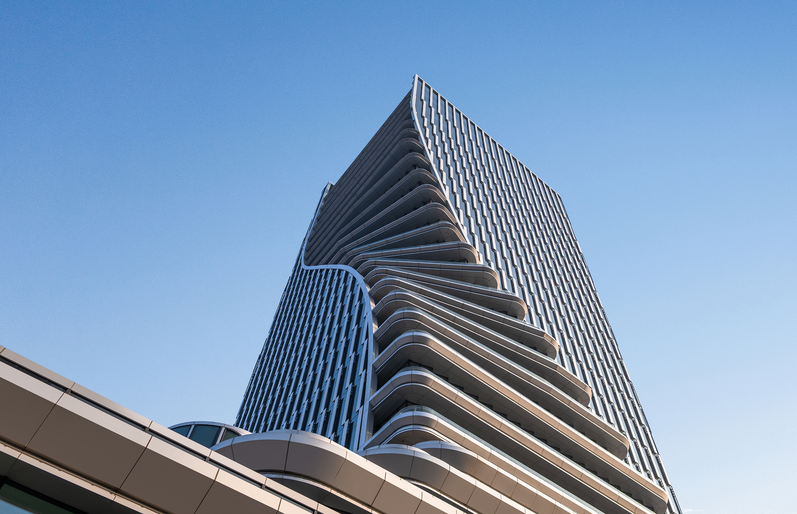 20________Pedestrian_perspective_at_the_base_of_the_tower______.jpg